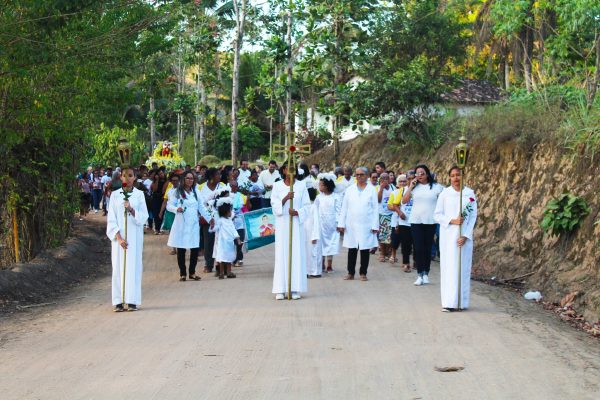 Vereadores participam de procissão em comemoração ao dia de Santo André Avelino do Distrito de Saué – Tamandaré – PE.